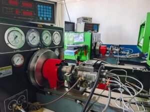 PD-6 piezo transducer used with a diesel injection pump testing bench