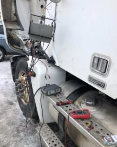 Freightliner Columbia truck diagnostics with USB Autoscope IV oscilloscope