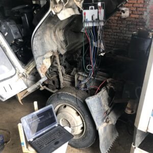 Isuzu NQR truck undergoing diagnostics with USB Autoscope IV