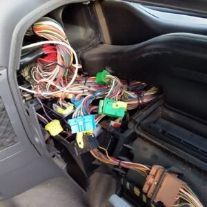 Volvo FH13 wiring repair inside cabin wiring harness